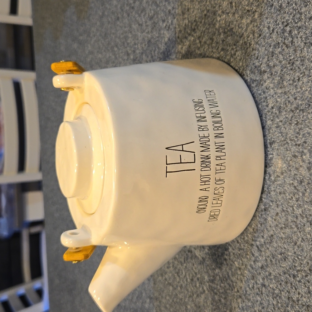Tea kettle